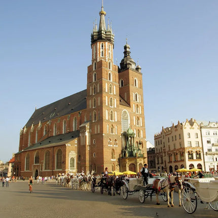 Kościół Mariacki na Rynku Głównym w Krakowie – miasto, w którym powstają świece zapachowe Oyasumi z wosku oliwnego