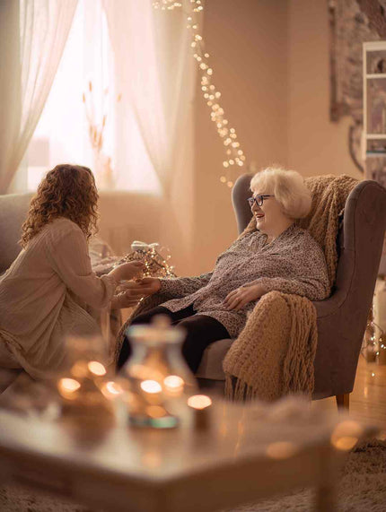 Idealny prezent na Dzień Babci, świeca oliwkowa Oyasumi. Róża Sulejmana, Wzgórza Toskanii czy Krakowskie Ogrody?