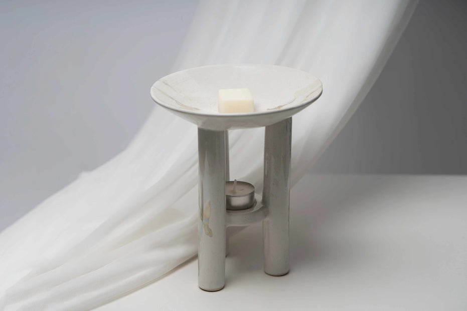 Biały kominek ceramiczny Heaven – luksusowy prezent do domu | Oyasumi