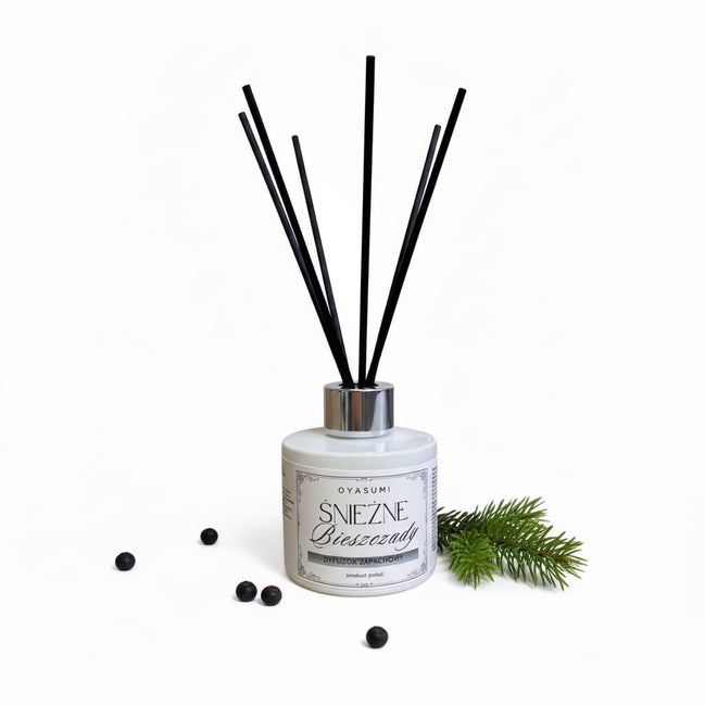 Dyfuzor zapachowy z patyczkami Śnieżne Bieszczady 100 ml – leśny zapach zimy | Oyasumi